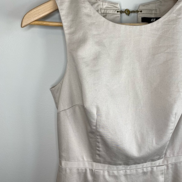 H&M Fitted Mini Dress w Belted Waist and Open Back Size 4 - Picture 3 of 14